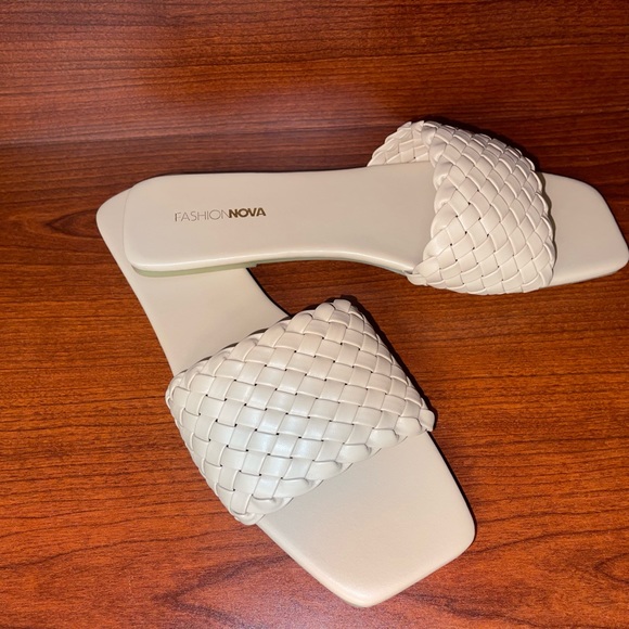 Flat Sandals - Picture 2 of 3